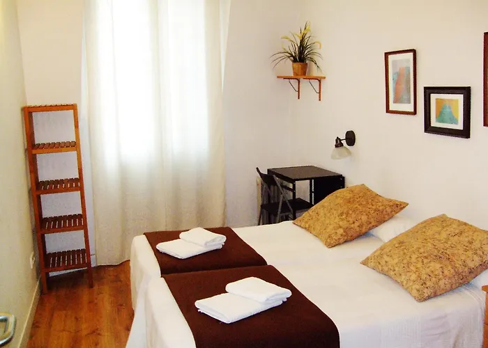 Fira Suites